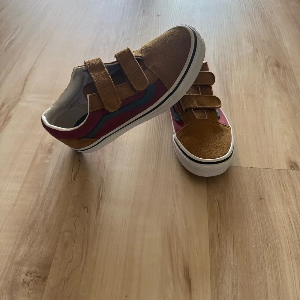 Kids VANS Old Skool V shoes in Brown and Red Velcro Sneakers